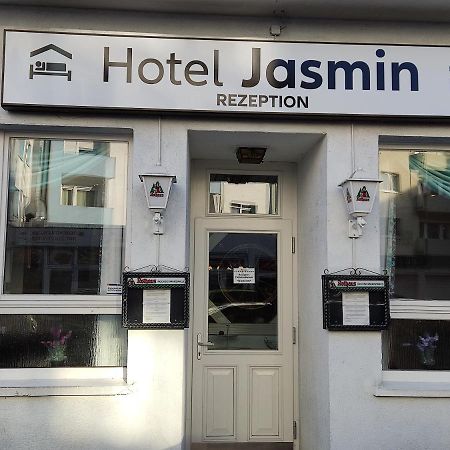 Hotel Jasmin ฟอร์ซไฮม์ ภายนอก รูปภาพ