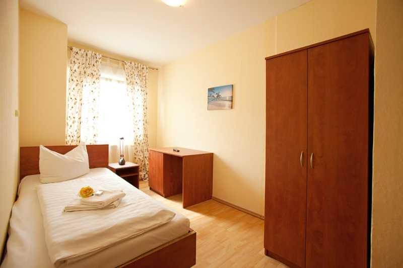 Hotel Jasmin ฟอร์ซไฮม์ ห้อง รูปภาพ
